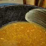 ラーメン 盛太郎 - 粒背脂浮きの醤二郎系豚汁も平均点