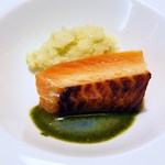 ファニエンテ - サーモンのグリル　バジリコのソース