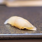 Roppongi Sushi Tatsumi - イシガレイの昆布締め