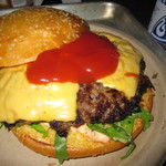 Maui Onion Burger - アメリカン･クラシック･チーズバーガー(ワイド)