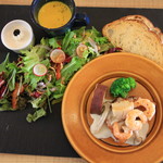 ネスト バイ ザ シー - メインプレート