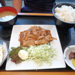 庄や - 生姜焼き定食(¥780-)