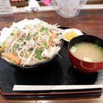 でんでん - 「豚の甘みそ炒め丼」（普通盛り）