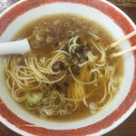 支那ソバ かづ屋 - 途中で焦がしねぎ投入