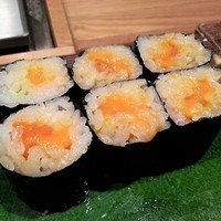 柳橋きたろう場内 - うに巻