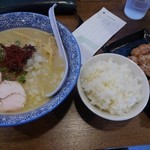 Tori Paitan Ramentori Yoshi - 鶏白湯ラーメンとから揚げ+半ライス