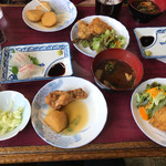 喫茶 コラル - 本日の日替わりランチ  じゃがいも１個食べちゃった…