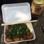 神戸たこ焼 味一 - 荒田公園ベンチにて昼食