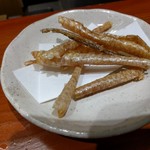 料理 なか川 - 鯛の皮素揚げ（サービス）