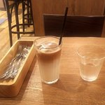 ポタ パスタ カフェ - アイスカフェラテ