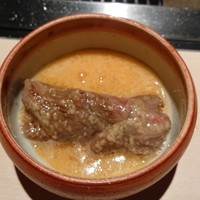 焼肉矢澤 京都 - サーロイン矢澤焼　タレ投入