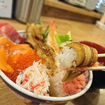 磯丸水産 - 海鮮こぼれ丼