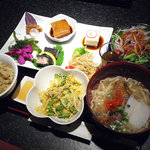 ゆいまーる - ランチ：沖縄上等ご馳走プレート 1380円