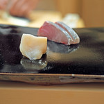 日本橋蛎殻町 すぎた - 【ツマミ】高知の天然シマアジと北海道の北寄貝