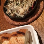 ウィッフィ - 5種類茸のアヒージョ