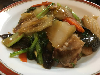 Gyoumenshiraishi - 中華丼のアップ〜(*^▽^*)❤️
                        白菜、小松菜、キクラゲ、人参、豚バラ、エビ、イカととっても具沢山╰(*´︶`*)╯♡