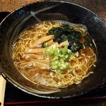 雪景色の旭川 - 煮干しわかめ醤油ラーメン