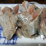 銚子屋 - 銚子屋　イワシ刺し