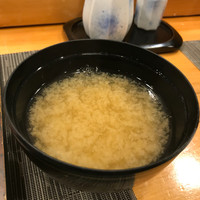 東鮨 新店 - しじみの味噌汁も付いてます