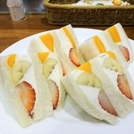 ホットケーキパーラー フルフル - フルーツサンド