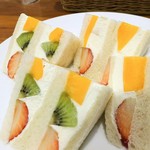 ホットケーキパーラー フルフル - フルーツサンド