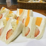 ホットケーキパーラー フルフル - フルーツサンド