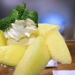 ホットケーキパーラー フルフル - 静岡県産マスクメロンパフェ
