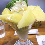 ホットケーキパーラー フルフル - 静岡県産マスクメロンパフェ