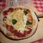 モルト・ボーノ - ピザセットのピザ