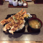 Tempura Katsura - 主役の海老天丼の他に香の物と味噌椀付