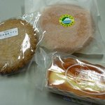 ベーカリーハウス　ヤジマ - パン屋さんのチーズケーキ、筑西蕎麦サブレ、マドレーヌ