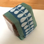 ソーケシュ製パン×トモエコーヒー - スパイスケーキ（810円）