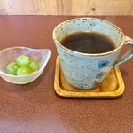 ジャム cafe 可鈴 - 食後のホッと♪コーヒーとサービスフルーツ