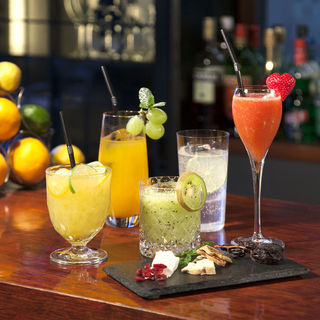フルーツカクテルも選べるドリンク2杯 チーズの盛り合わせ付きプラン Bar Dece バー ディース 赤坂見附 バー 食べログ