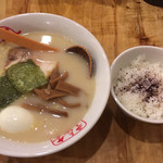 九十九ラーメン - 九十九ラーメン 味玉、半ライス無料トッピング 700円税込