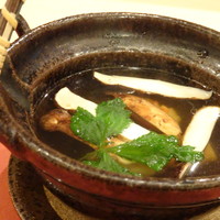 鮨 そえ島 - ＊アラで出しを取られ（切り身も入っています）、松茸の味わいも加味されているので、とても美味しい。
