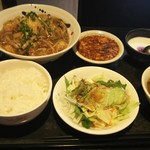 炎神 - ランチセット(揚げ出し豆腐・キノコ・国産鶏肉のオイスターあんかけ) 850円&ミニ麻婆豆腐 100円♪