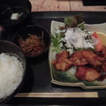 sumiyakienishi - 若鶏の唐揚定食 680円