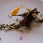 アコルドゥ - ◆オリーブオイルの砂　日本のネギと椎茸、ジロル茸、卵黄とスミレ