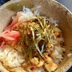 瑠羽樹 - セットの穴子の端っこ飯