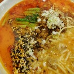 SHIBIRE NOODLES 蝋燭屋 - 白黒胡麻と炸醤肉末