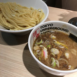 東京アンダーグラウンドラーメン 頑者 - 