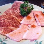 焼肉館 銀水 - 料理写真:上ロースと上カルビ