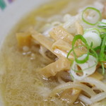 麺屋 彩未 - スープ、メンマ