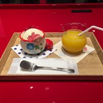 イッピン カフェ - 金魚カップアイスのオレンジジュース 2016/08/29