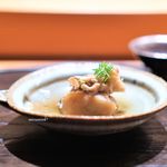 肉割烹 上 - 牛すじの出汁で炊いた天然のきのこ