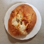 ペンギンベーカリーカフェ - フロマージュ（３種のチーズ入り）200円　2017/08