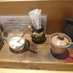 蕎房 猪口屋 - 卓上調味料