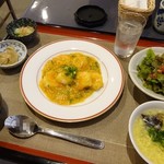 中華和膳 毘膳 - 800円のランチの全体