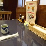 中華和膳 毘膳 - お茶とお絞り提供